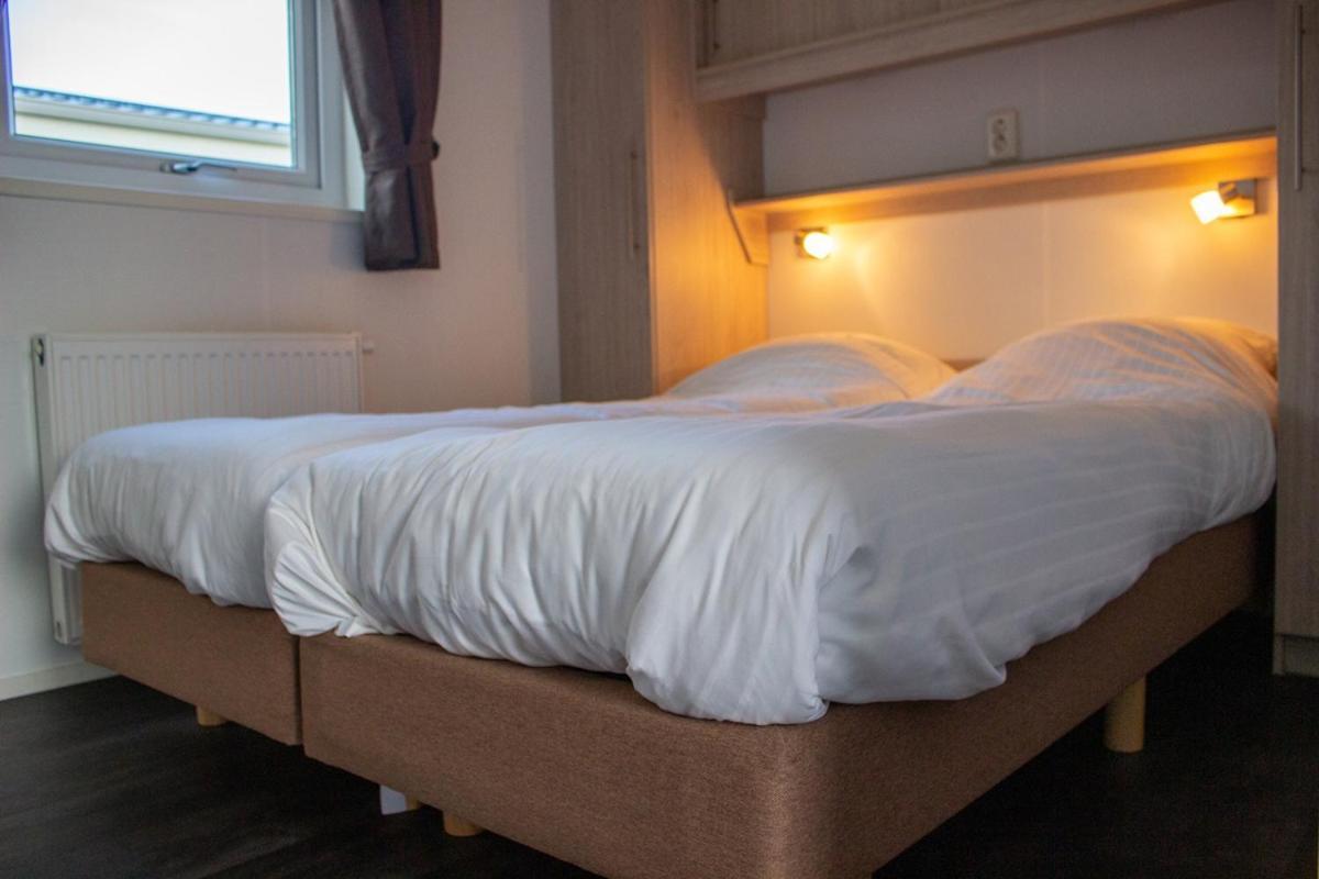 Vakantiepark Klein Vaarwater Buren  Extérieur photo
